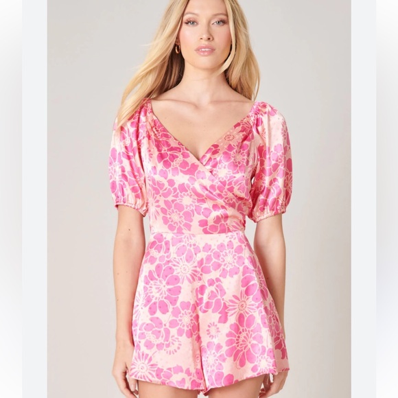 Sugarlips Floral Romper - Picture 1 of 4